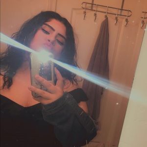 Meet your Posher, Carolina